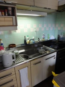 家族みんなが集まる明るいリビングに